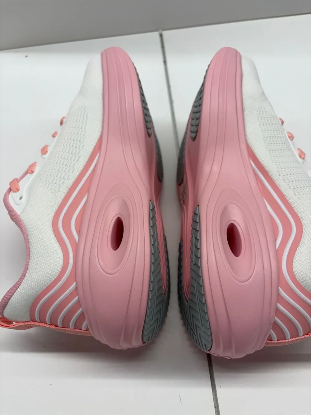 New Wondamo Women's White and Pink Athletic Sneakers Size 8